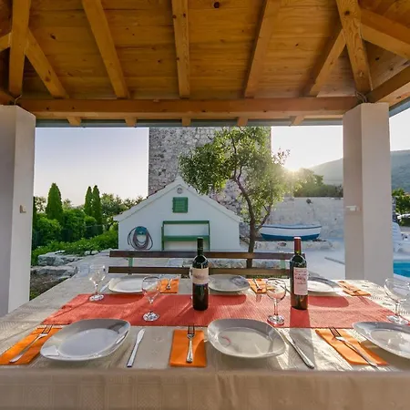 Seaside Mia تروغير