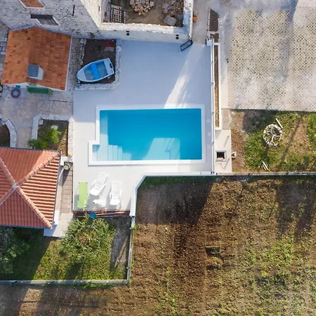 Seaside Mia تروغير